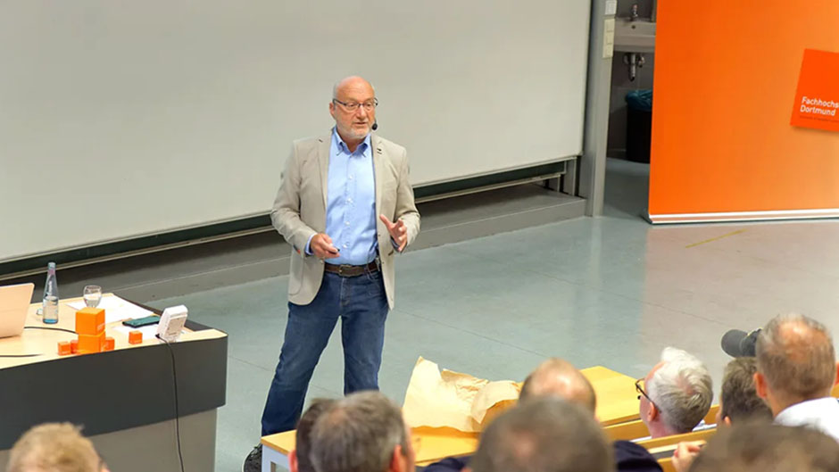 Prof. Dr. Peter Haas verlässt die Fachhochschule Dortmund und verabschiedet sich in den Ruhestand
