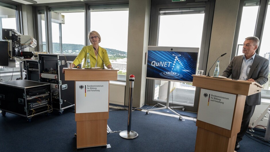 pressekonferenz-BMBF-QuNET-demonstration (1).jpg