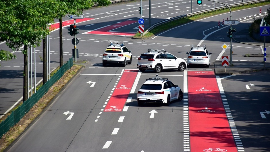 Automatisierte Rettungsgasse: Technik rettet Menschenleben